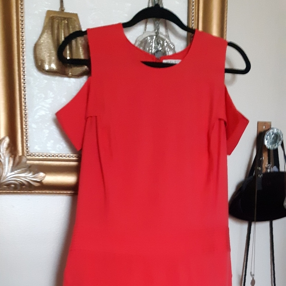Classy Halston Heritage Dress, Calf Length - Picture 2 of 2